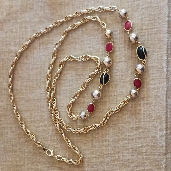 Gold Tone Vintage Black Red Bead Chain Necklace - Picture 7 of 7
